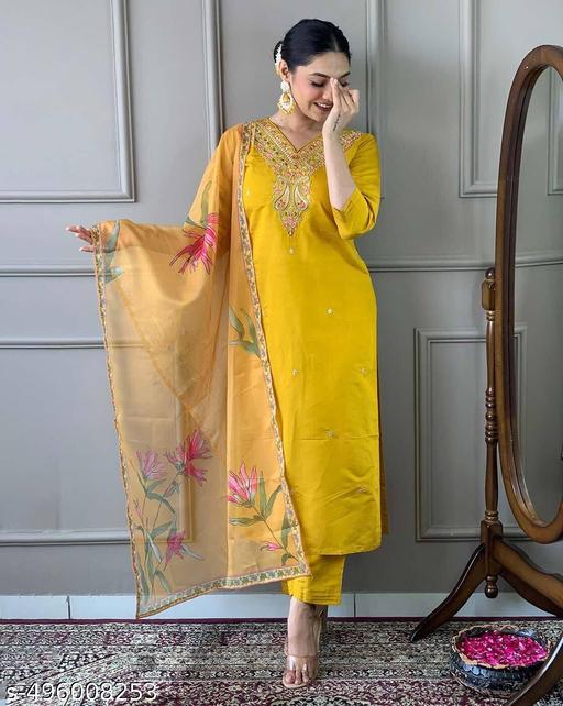 Aishani Sensational Women Kurta Sets