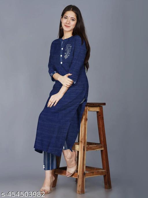 Aagyeyi Petite Women Kurta Sets